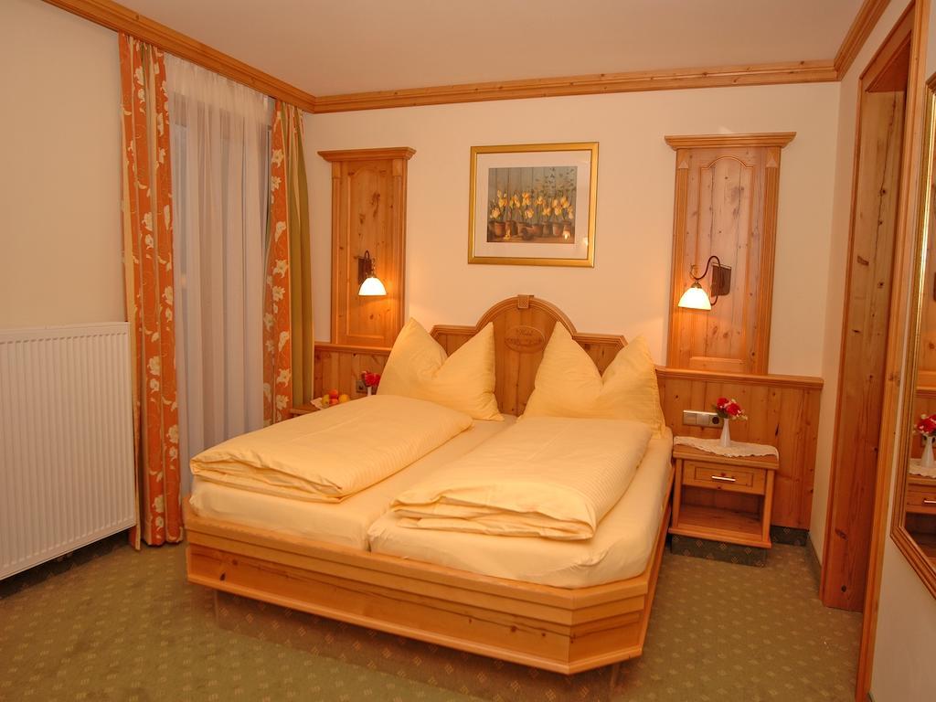 Hotel Garni Alpenland Altenmarkt im Pongau Zimmer foto